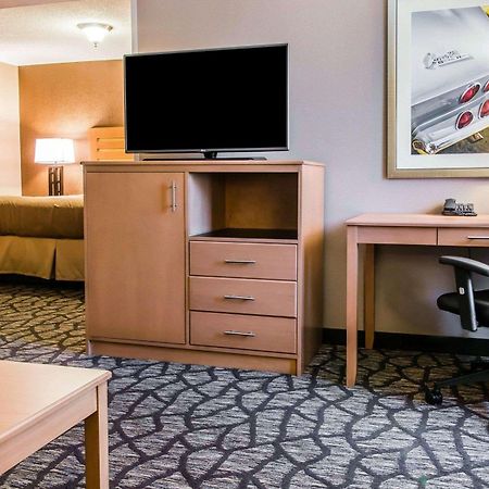 Quality Inn & Suites Warren - Detroit Esterno foto