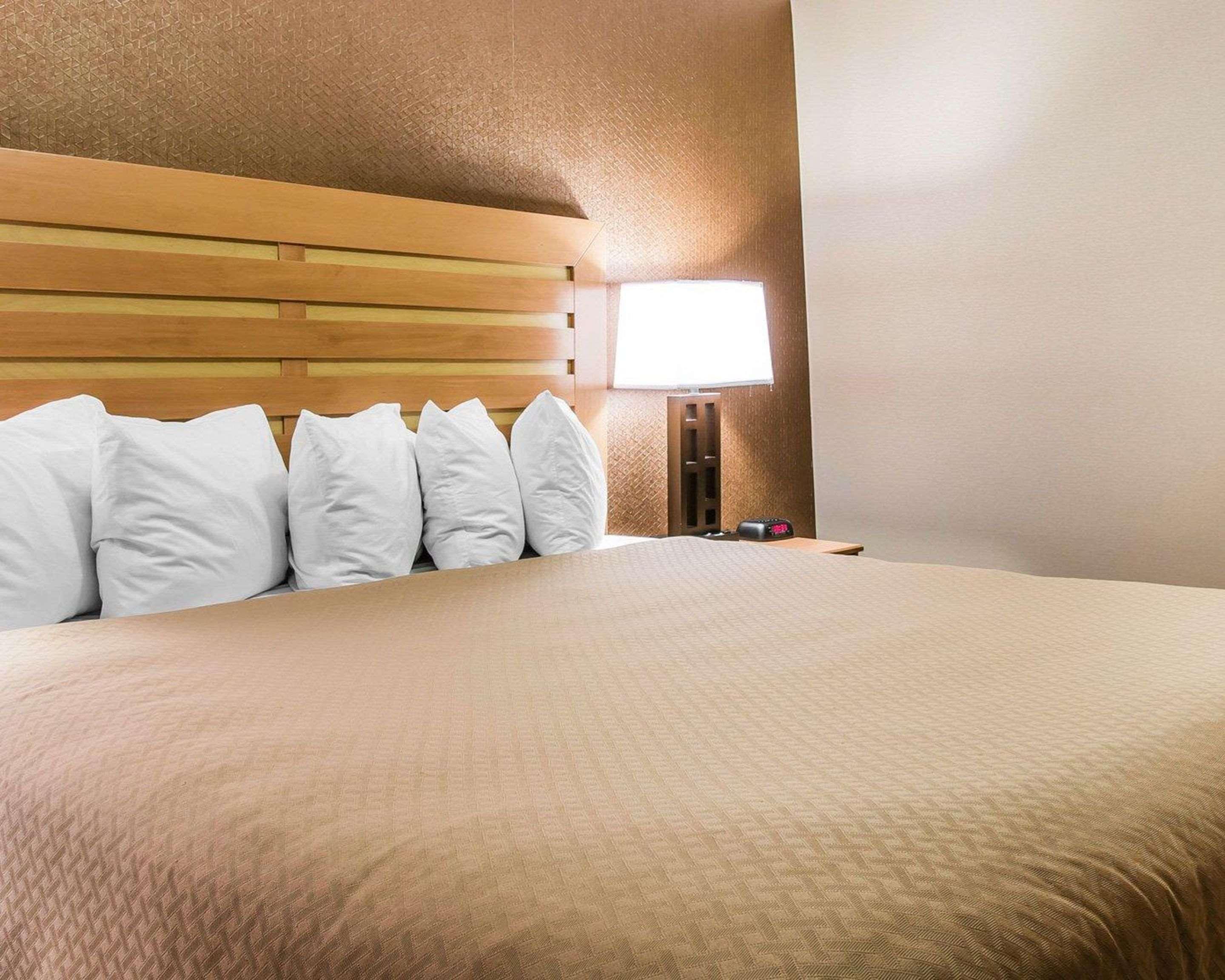 Quality Inn & Suites Warren - Detroit Esterno foto
