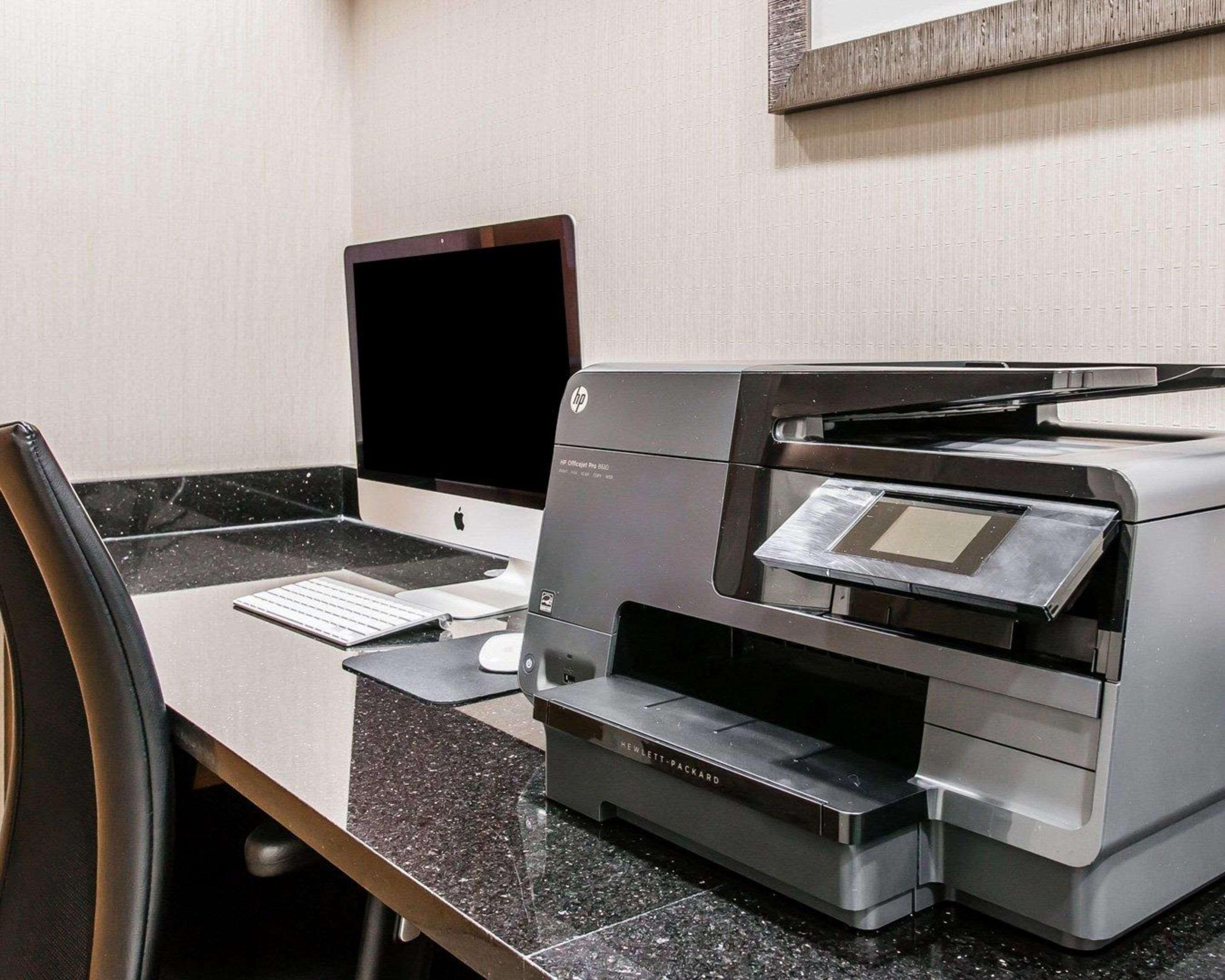 Quality Inn & Suites Warren - Detroit Esterno foto