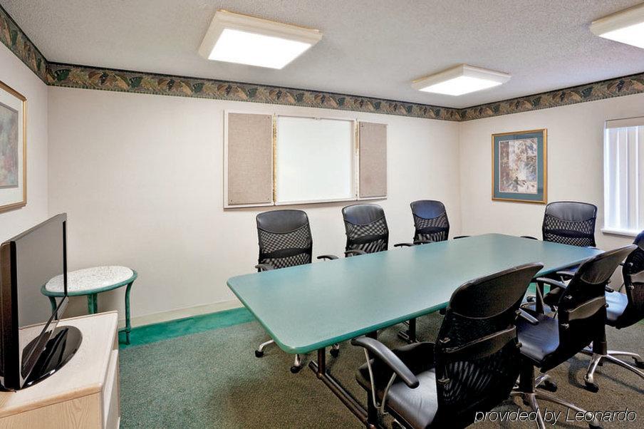 Quality Inn & Suites Warren - Detroit Esterno foto